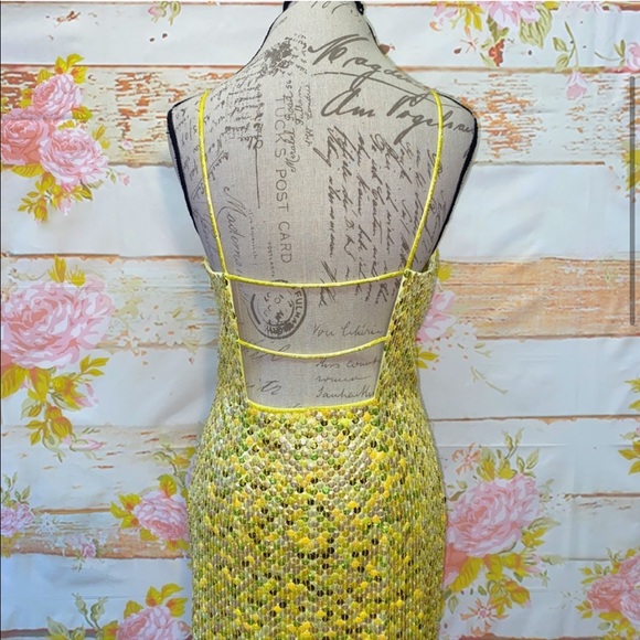 ▪️SOLD▪️Vtg 90s open Back Chartreuse Sequin Evening dress - Picture 7 of 9